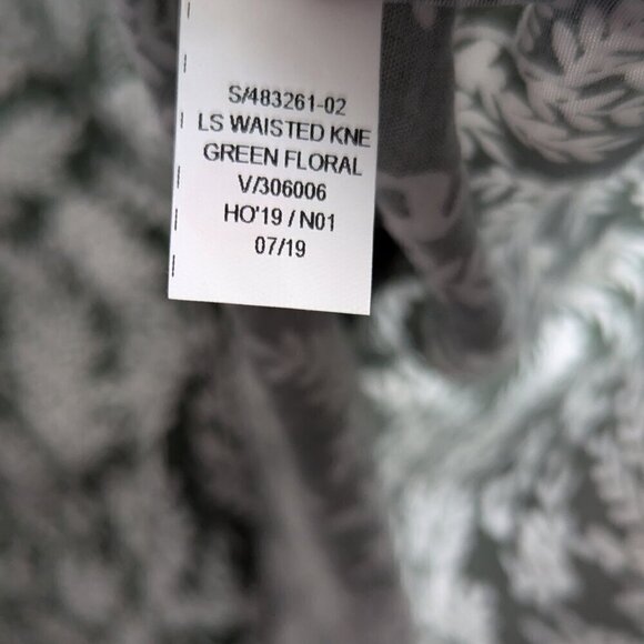 Old Navy Ditsy Floral Dress - Picture 6 of 6